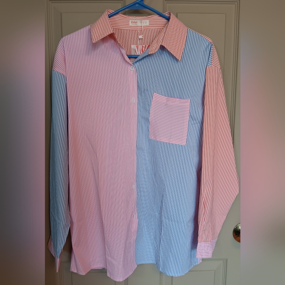 NWT ROMWE Women's Button Down Shirt - Size Small
